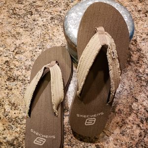 Mens Sketchers flip flops, sz 12, nwot
